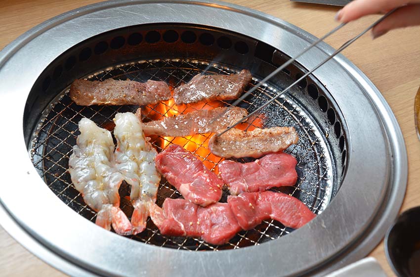 沖縄の焼肉の場所と文化を楽しむ